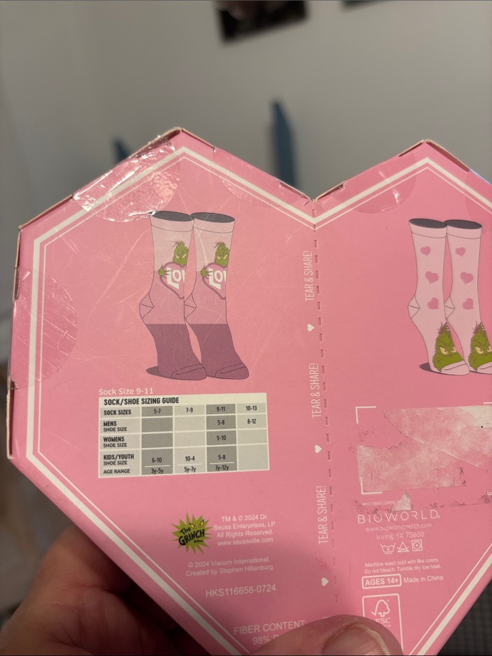 Bioworld The Grinch Pink and Green Crew Socks Gift Set set of two - Picture 5 of 5